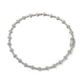 Collier orné d'une croix.
