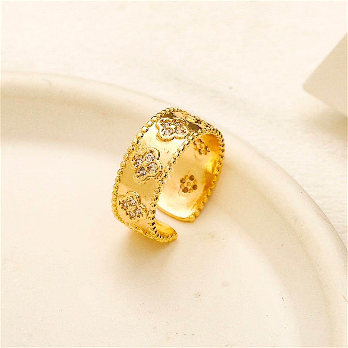 Pavé Diamond-Style Clover Wide Band Ring