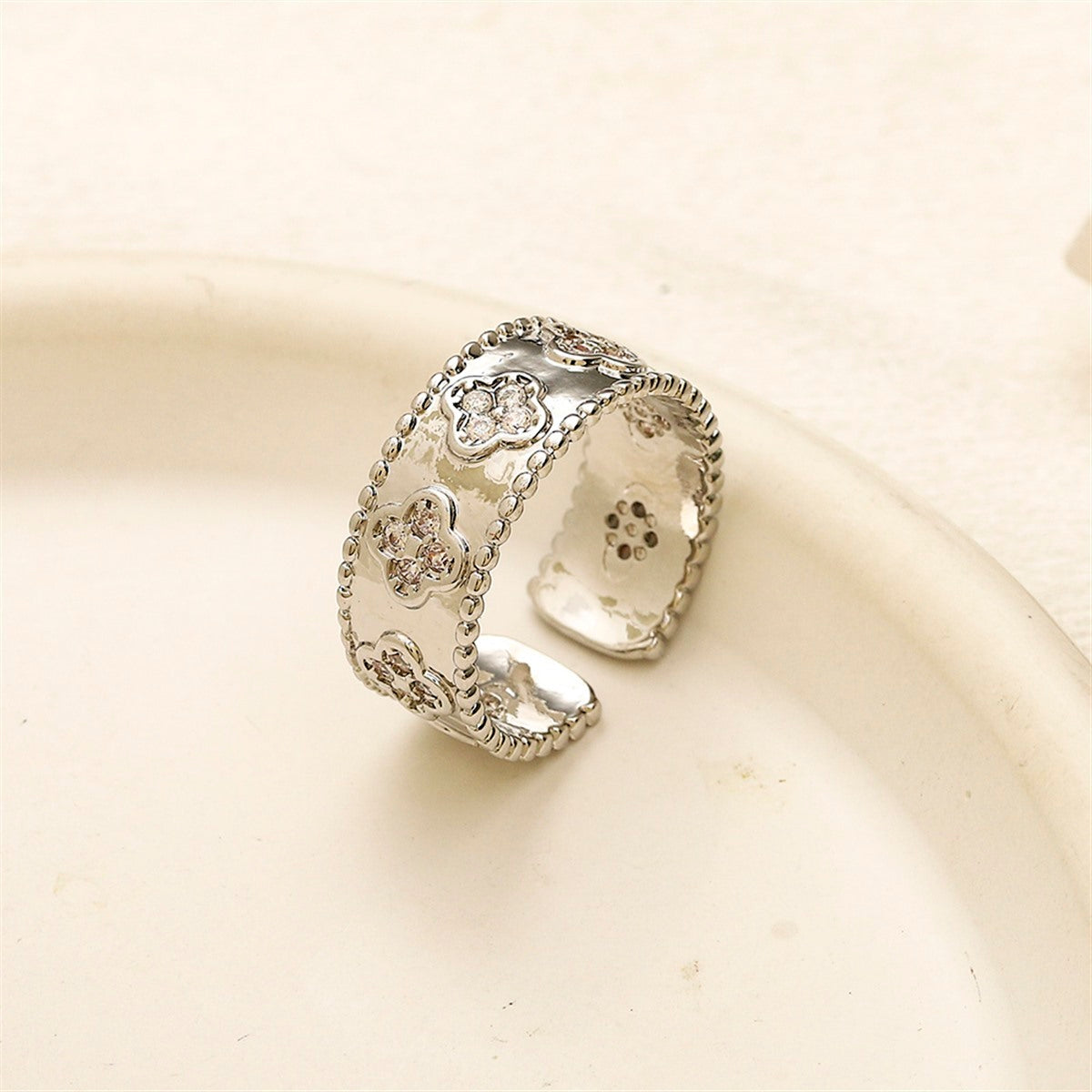 Pavé Diamond-Style Clover Wide Band Ring
